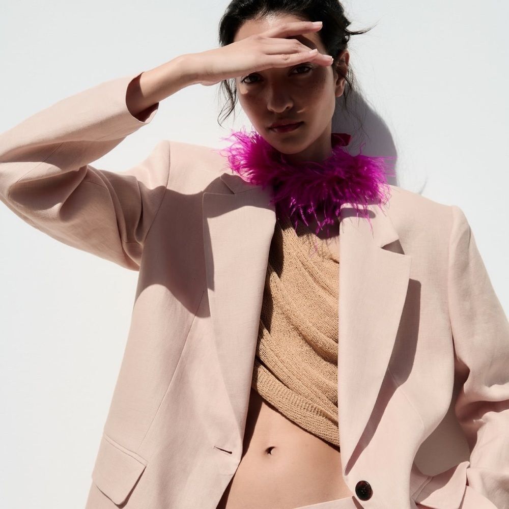 Zara pink feather necklace NWT